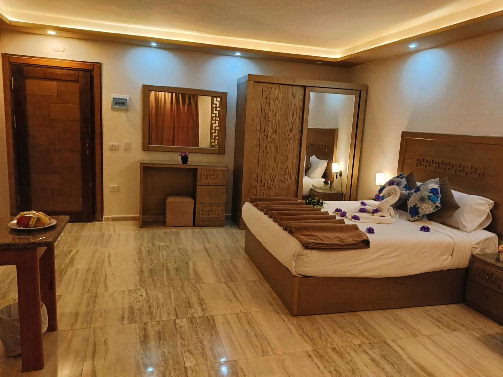Moon Beach Hotel Hurghada Exterior photo